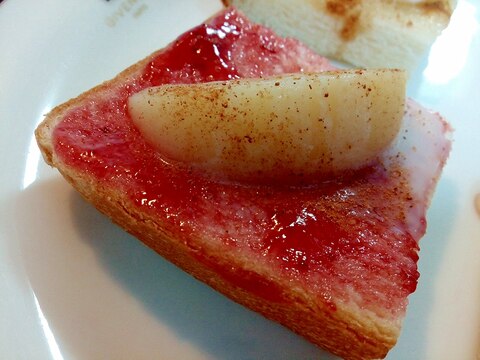 苺ジャムと白桃のミニトースト
